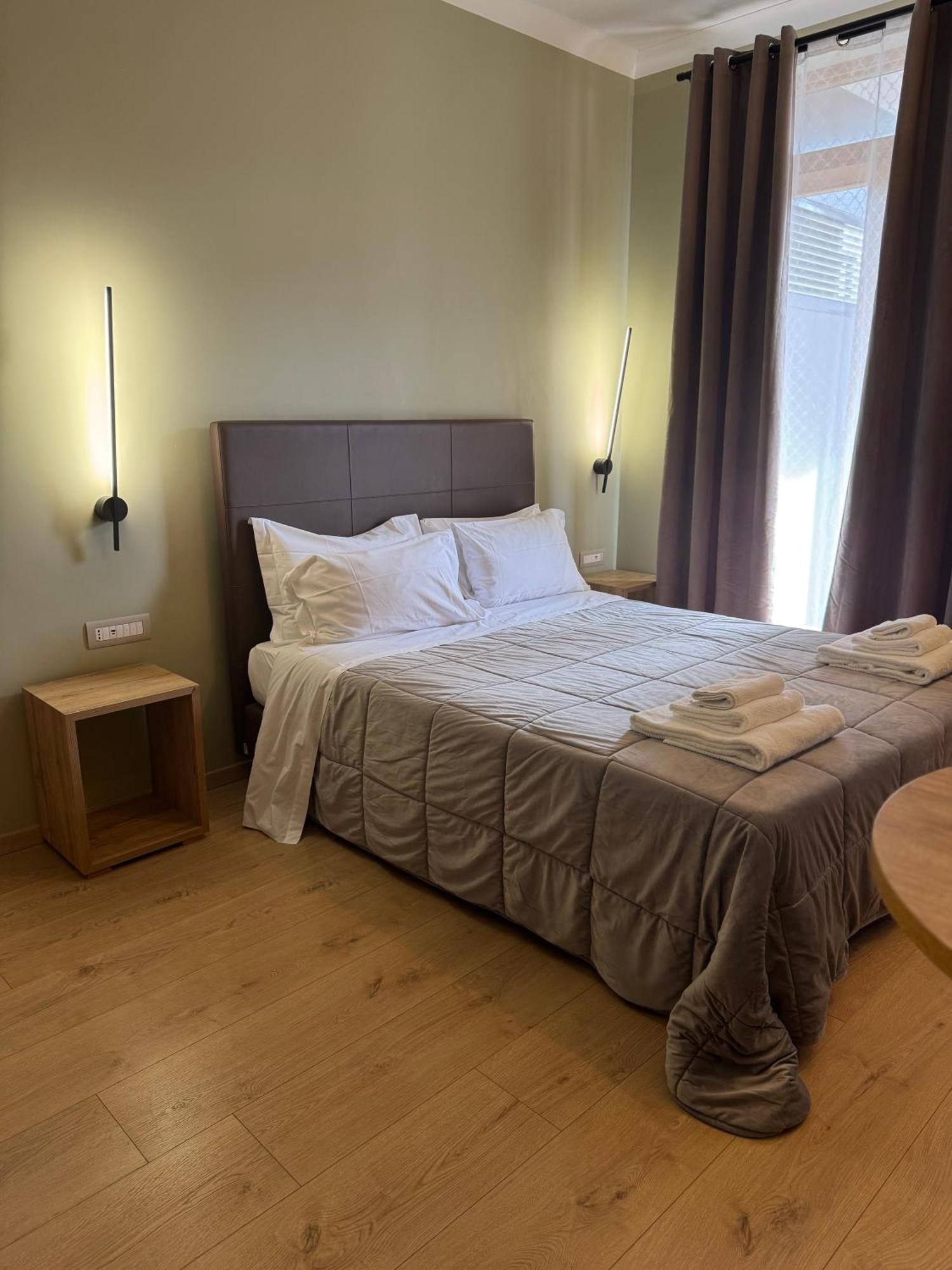Manhattan Room & Suite Bari Exterior photo